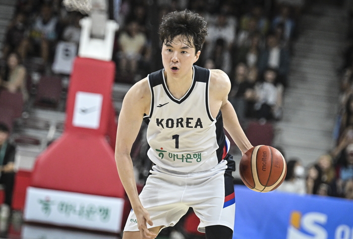 ‘대표팀 컴백 이현중’ 월드컵 찍고 아시안게임 잡는다···FIBA ‘주목할 선수’ 선정 ‘에이스 본색’ 출격 원문 대표 이미지